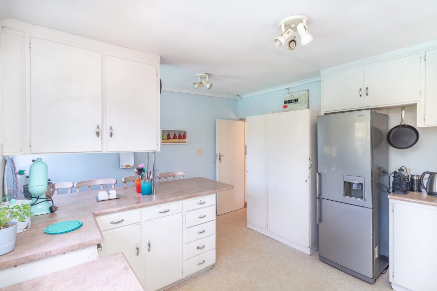To Let 3 Bedroom Property for Rent in Pinelands Western Cape
